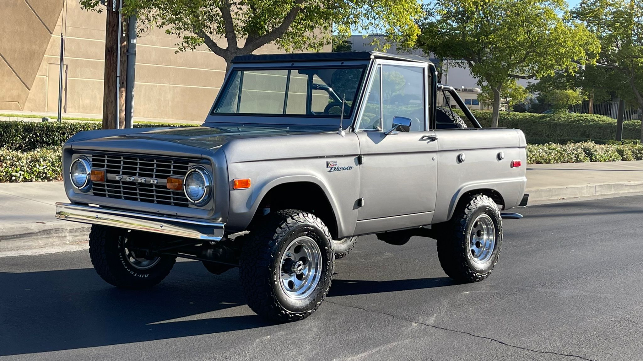 1972 Silver-Black-Ford Bronco Sport - Custom Classic Ford Bronco ...